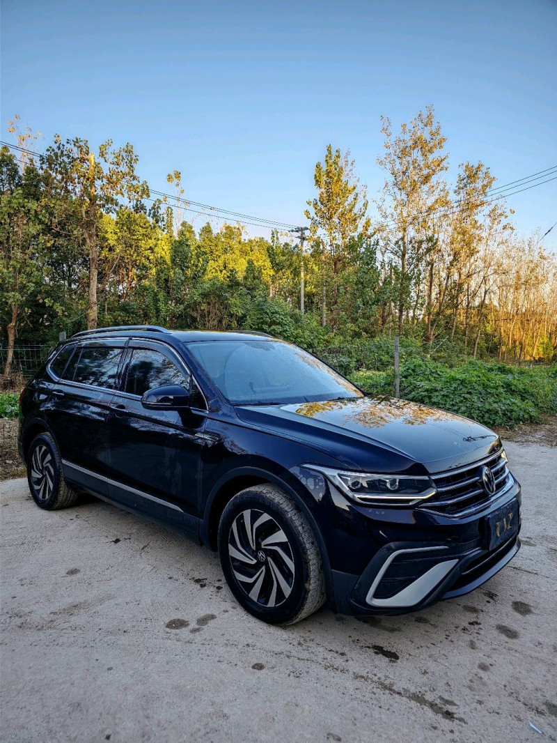 绍兴22年大众途观2