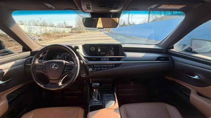 东营21年雷克萨斯ES6