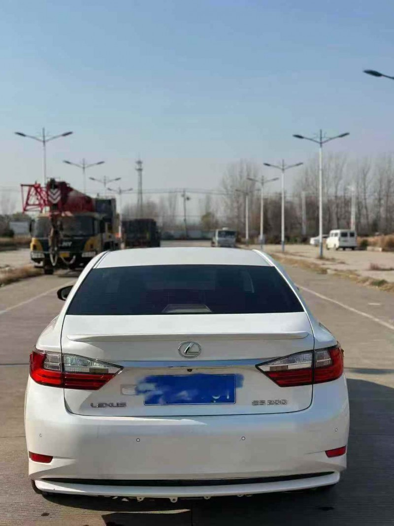 枣庄18年雷克萨斯ES7