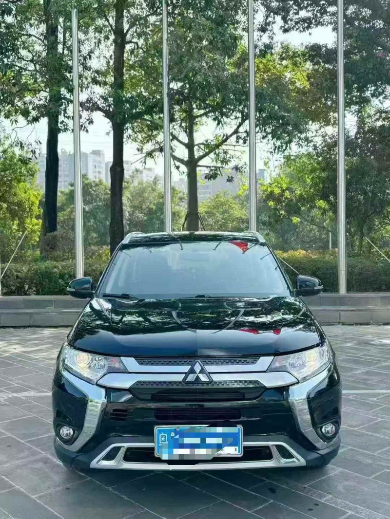 佛山19年三菱欧蓝德1