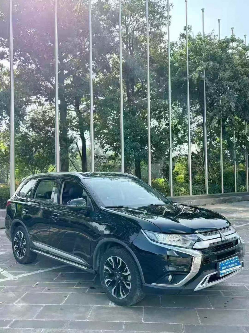 佛山19年三菱欧蓝德3