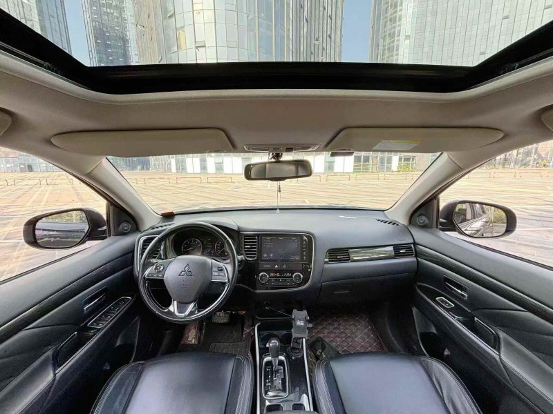 佛山19年三菱欧蓝德5