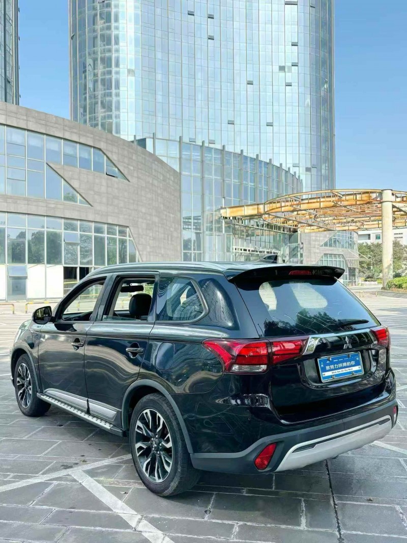 佛山19年三菱欧蓝德7