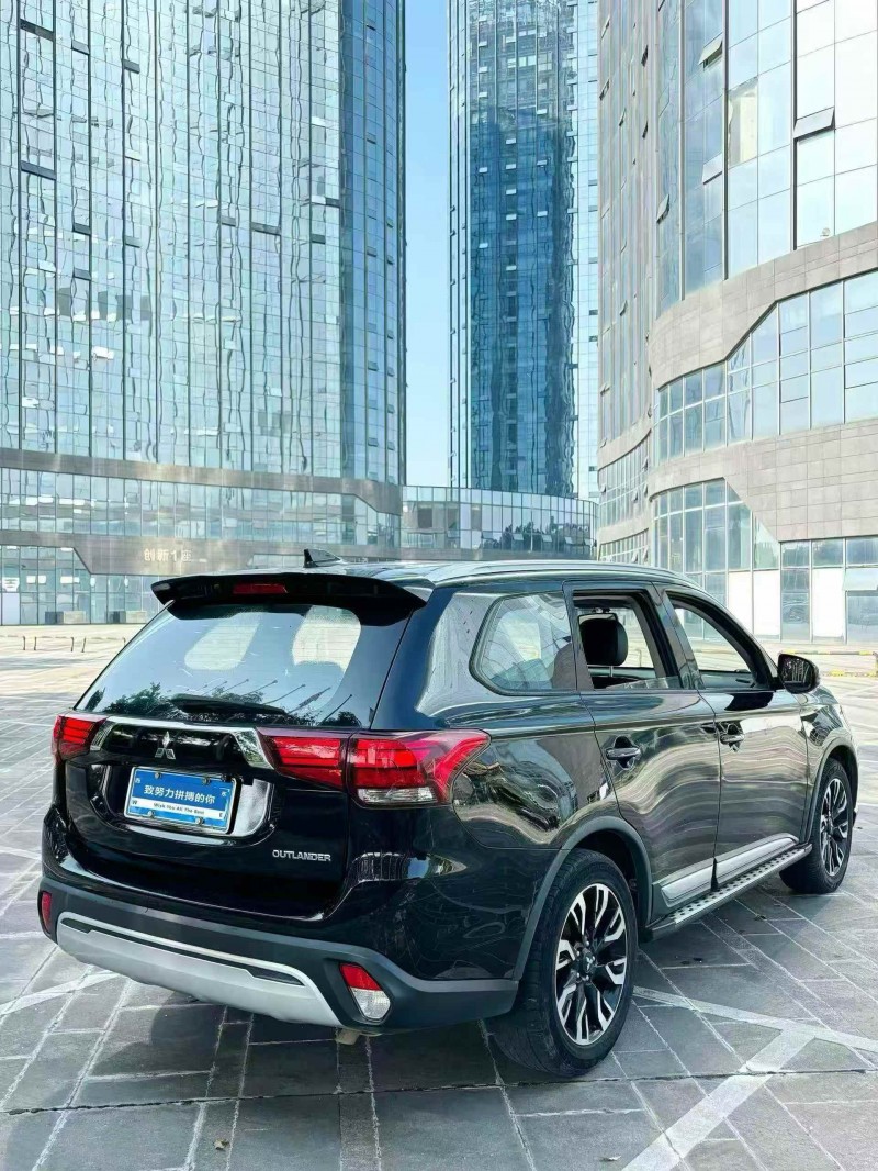 佛山19年三菱欧蓝德8