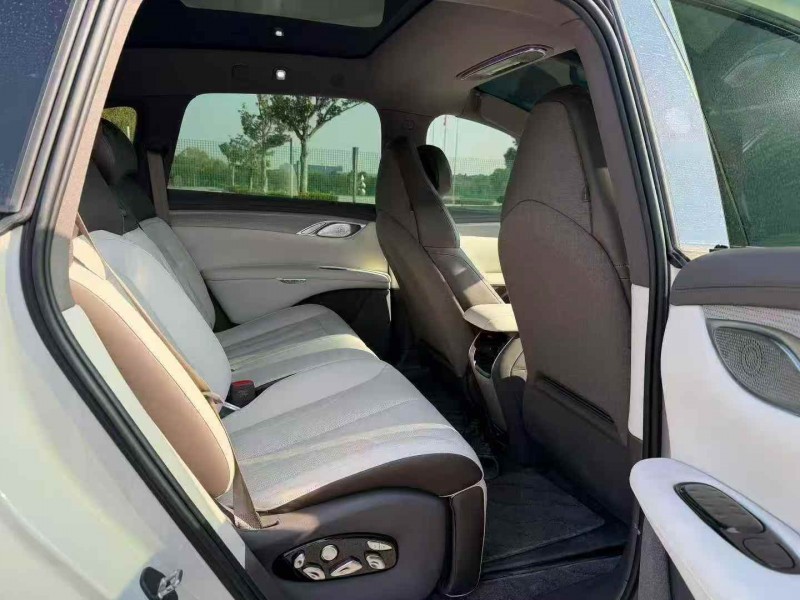 连云港23年智己LS76