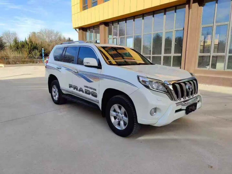 济宁18年丰田普拉多3