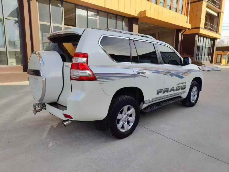 济宁18年丰田普拉多7