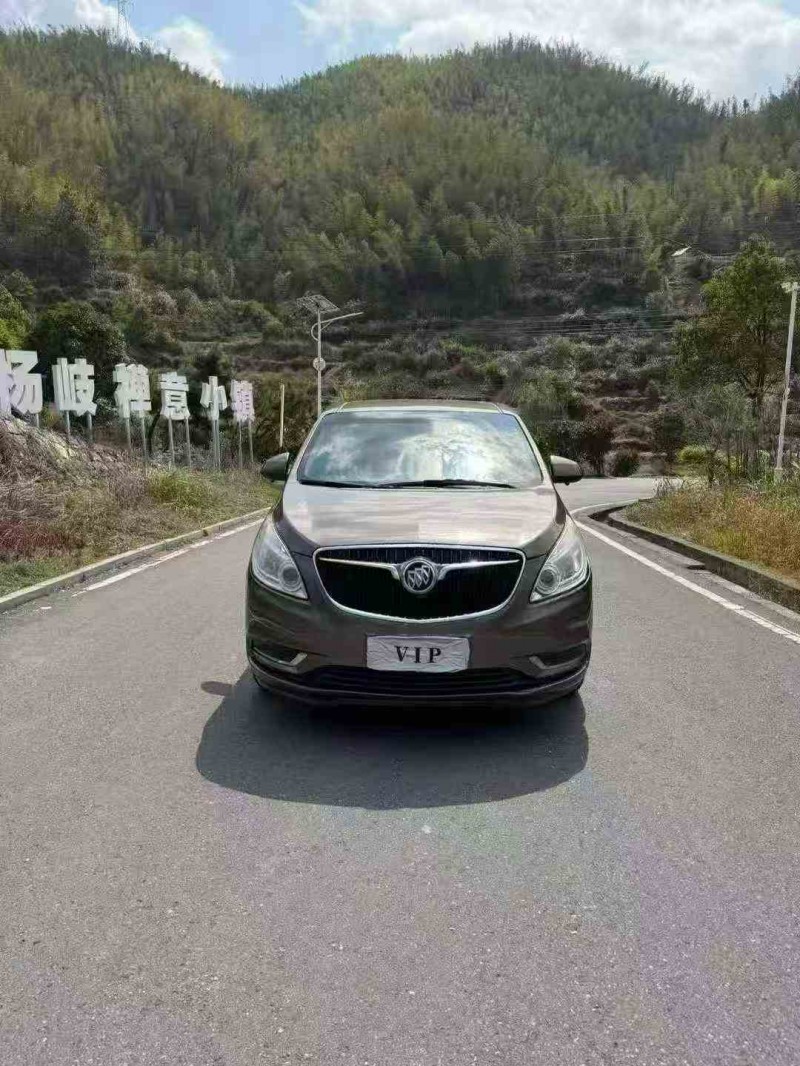 新余18年别克GL81