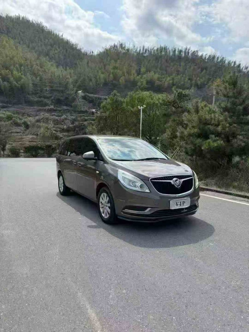 新余18年别克GL82