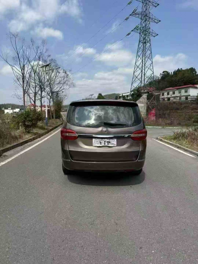 新余18年别克GL89