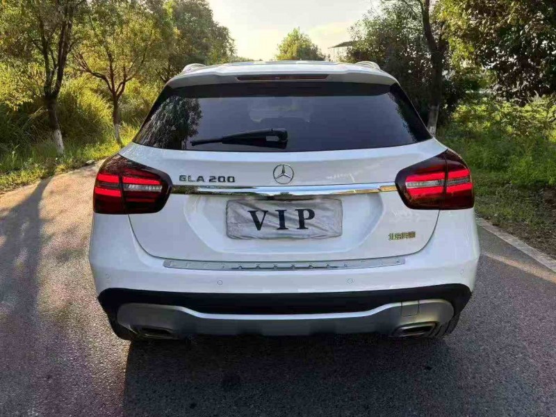 新余18年奔驰GLA9