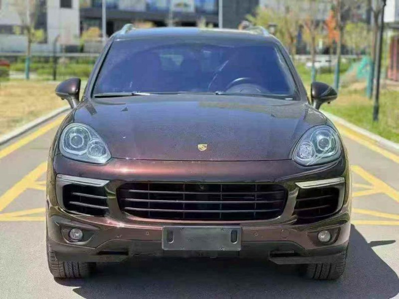 晋城16年保时捷卡宴1