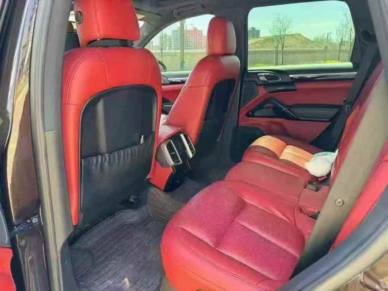 晋城16年保时捷卡宴4