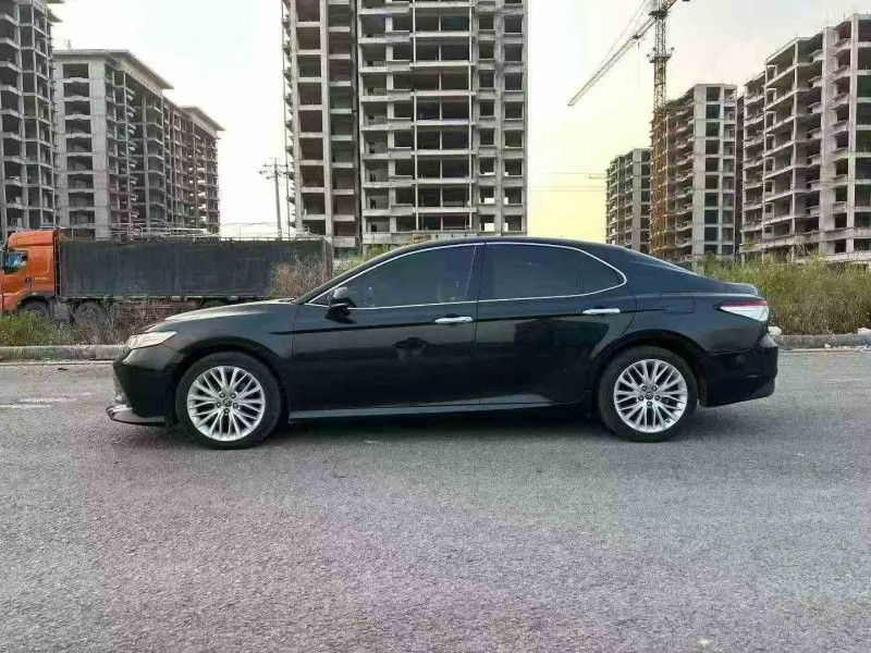 梧州19年丰田凯美瑞5