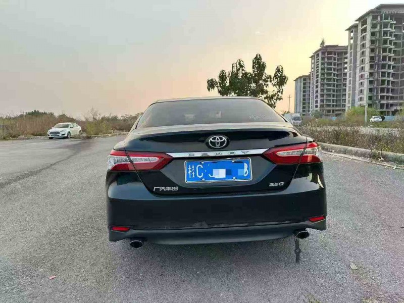 梧州19年丰田凯美瑞9