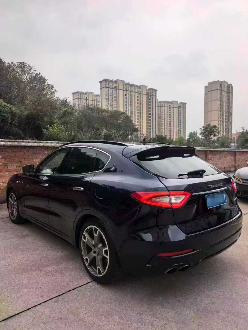 湘潭17年玛莎拉蒂Levante8