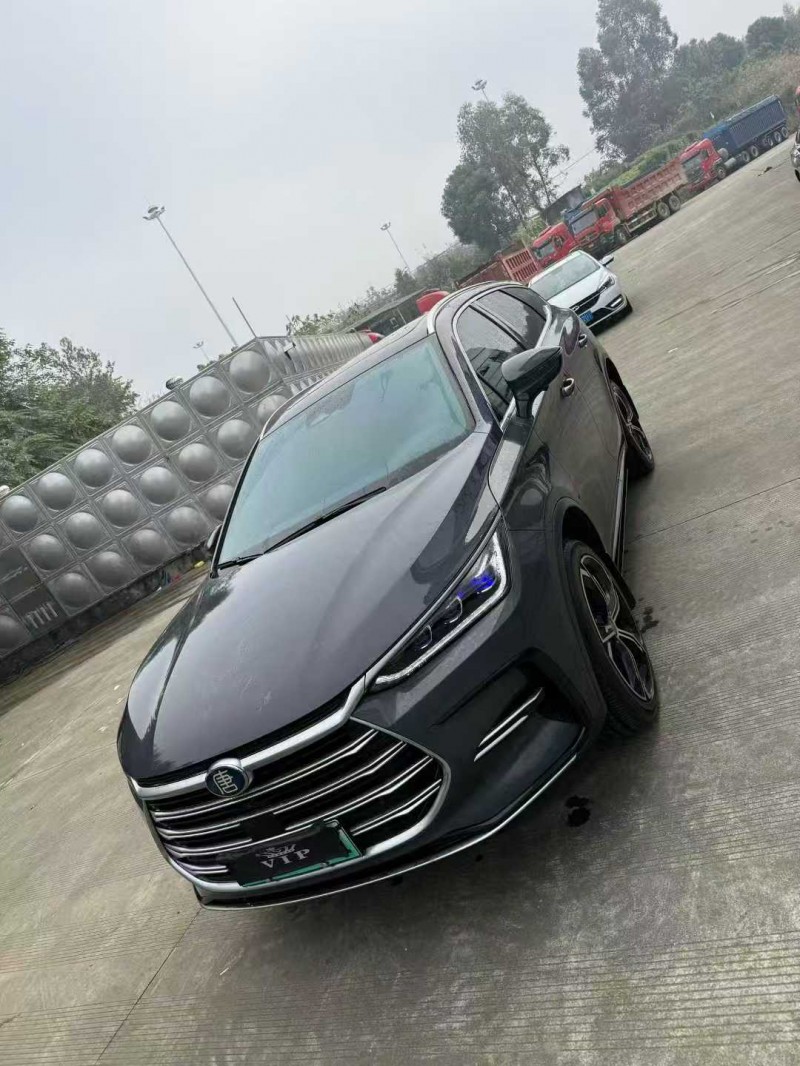 乐山21年比亚迪唐2