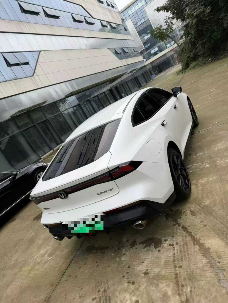 乐山23年长安汽车UNI6