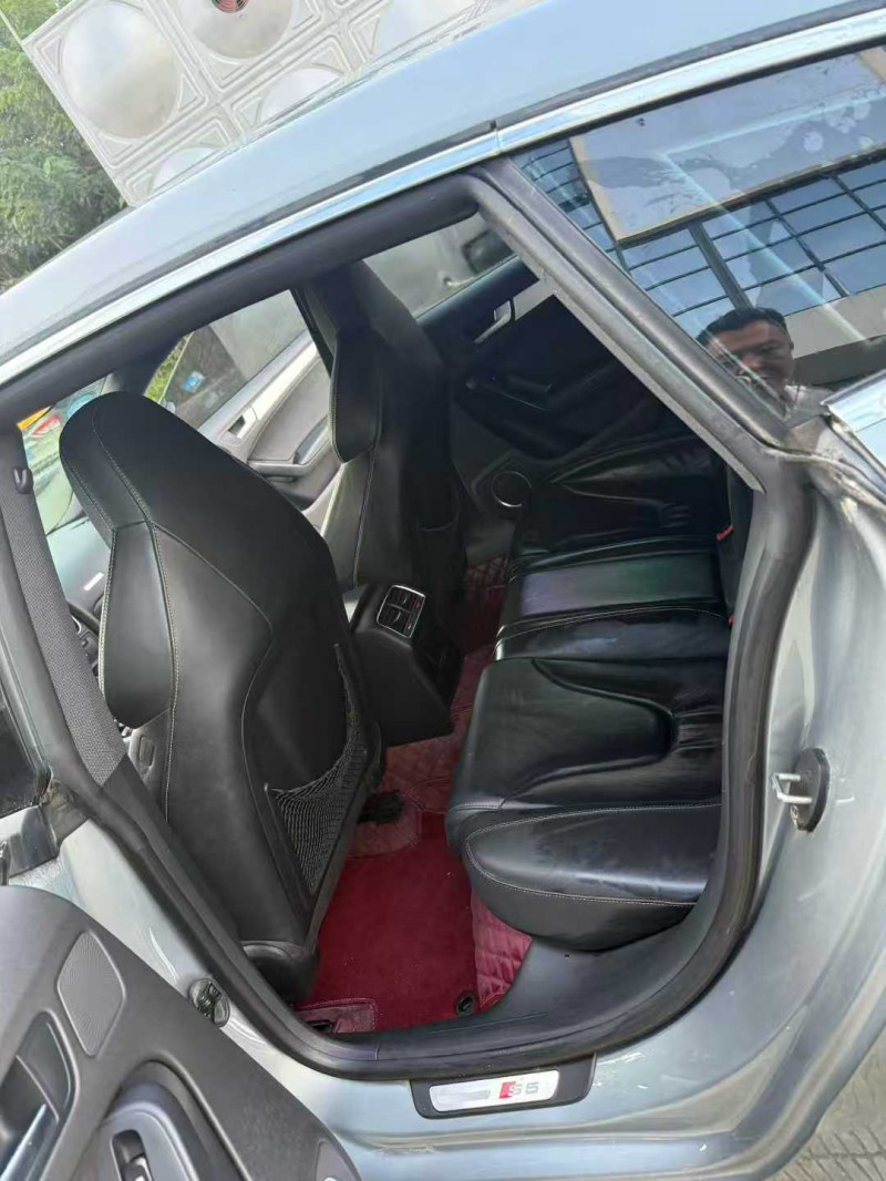 乐山10年奥迪S54