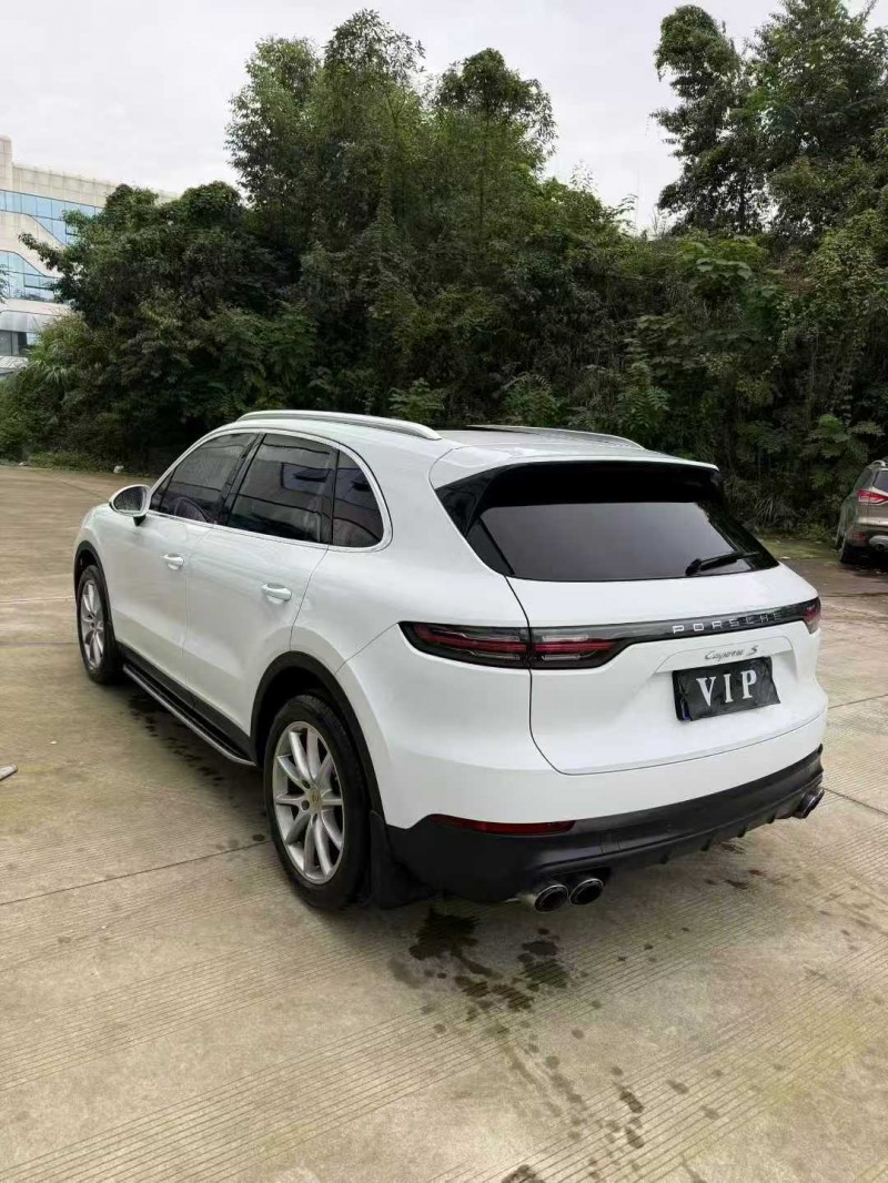 乐山19年保时捷卡宴5