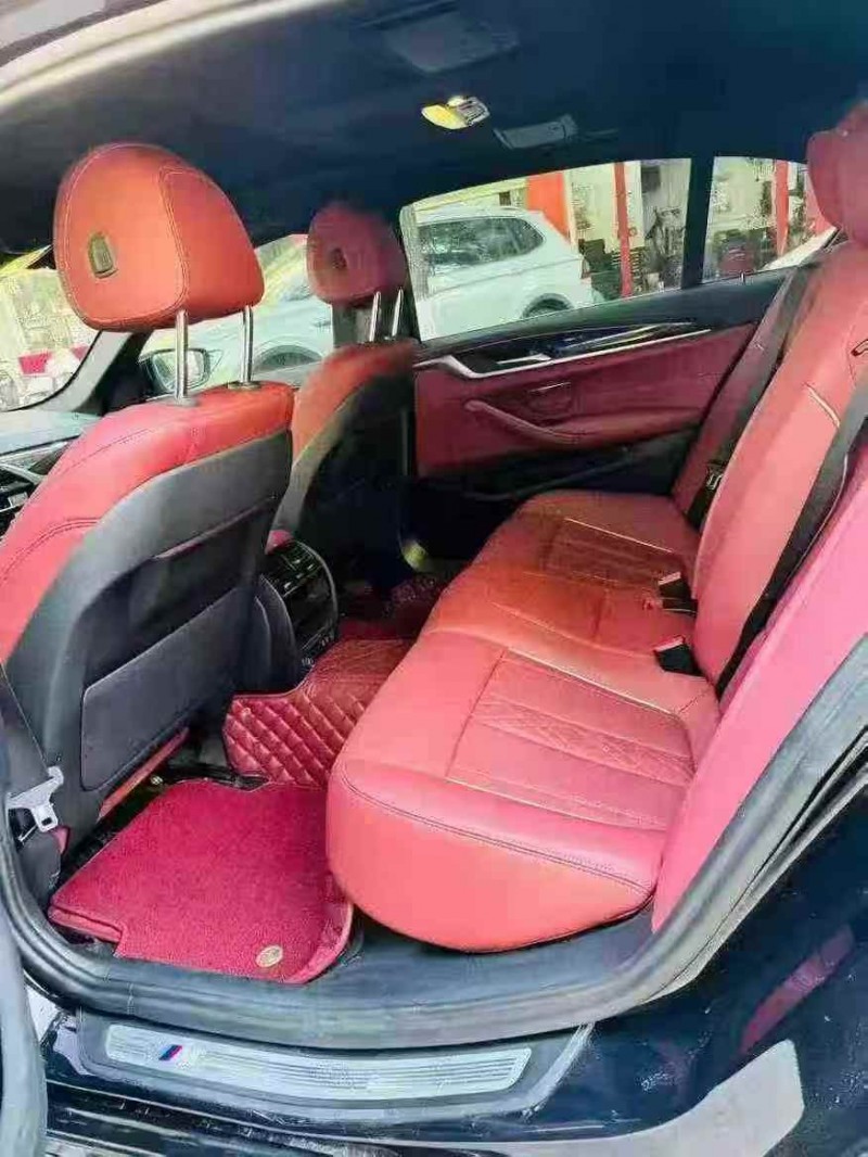 济宁22年宝马5系6