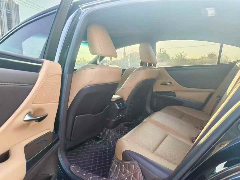 徐州20年雷克萨斯ES6