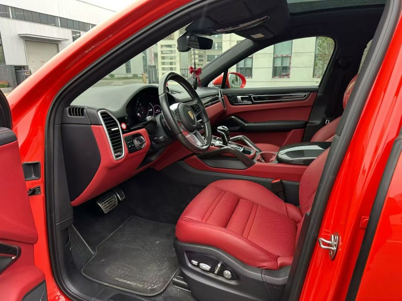 徐州19年保时捷卡宴4