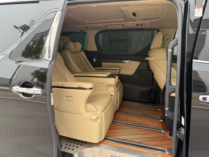 徐州20年丰田埃尔法5