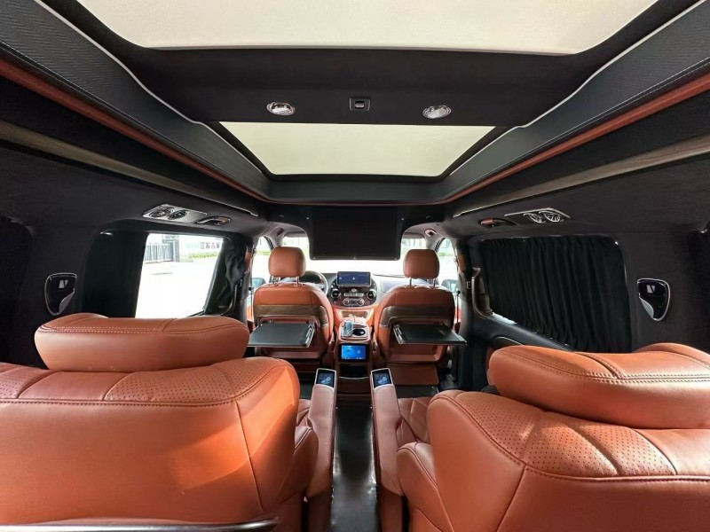 徐州23年奔驰莱茵旅行者7