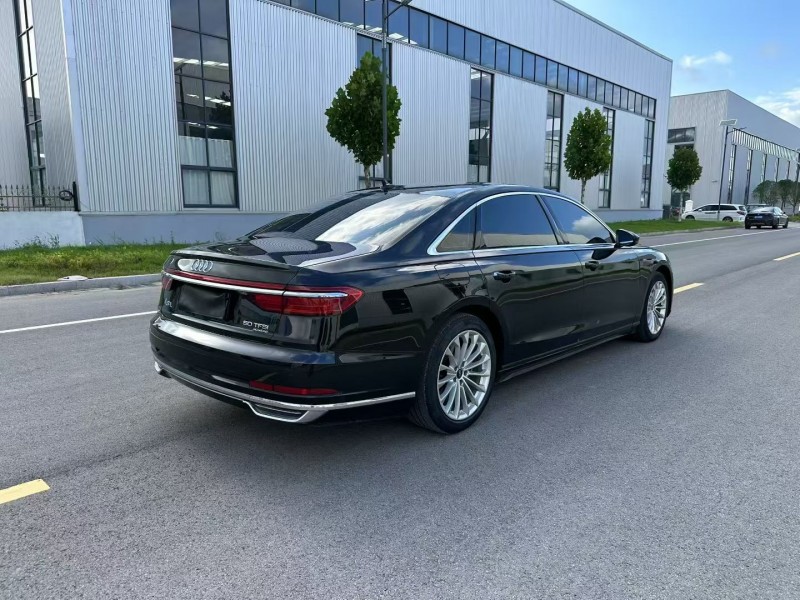 徐州21年奥迪A8L7