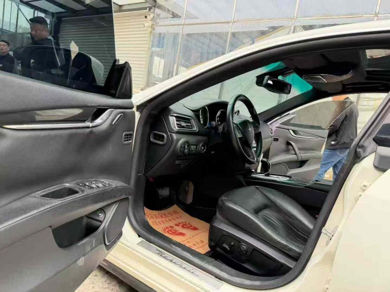 徐州15年玛莎拉蒂Ghibli4