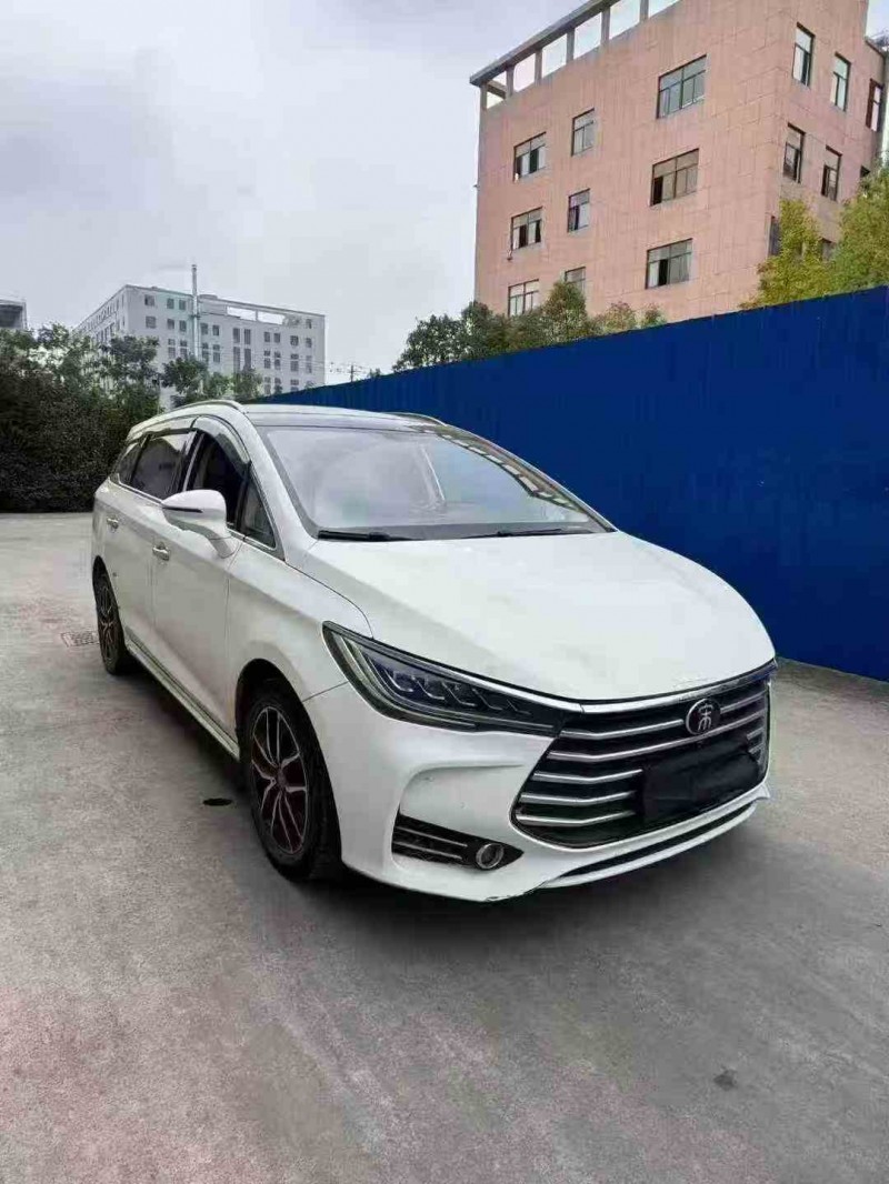 衢州17年比亚迪宋MAX2