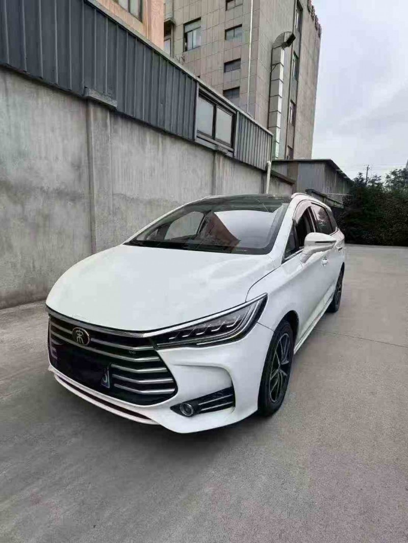 衢州17年比亚迪宋MAX3