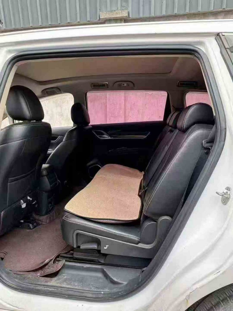 衢州17年比亚迪宋MAX5