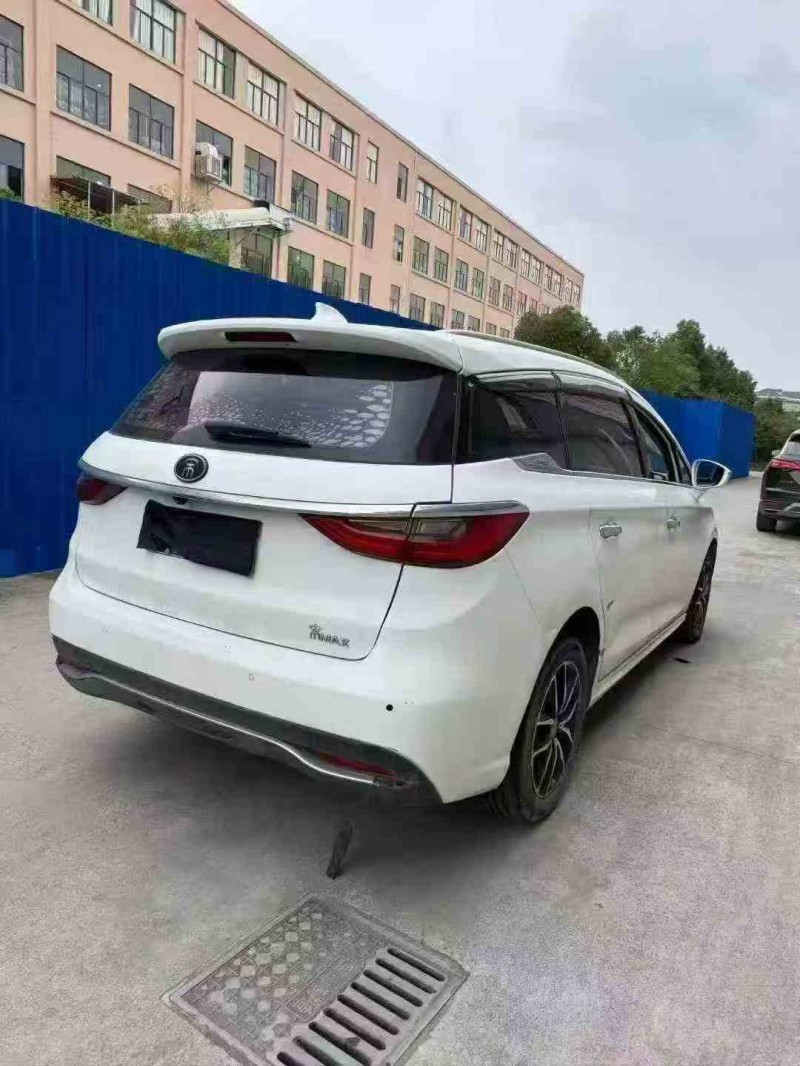 衢州17年比亚迪宋MAX7