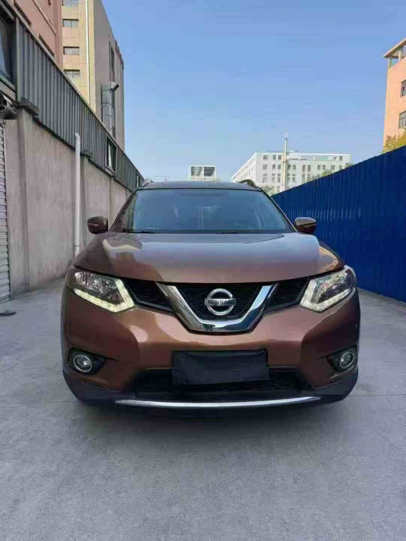 嘉兴14年日产奇骏1