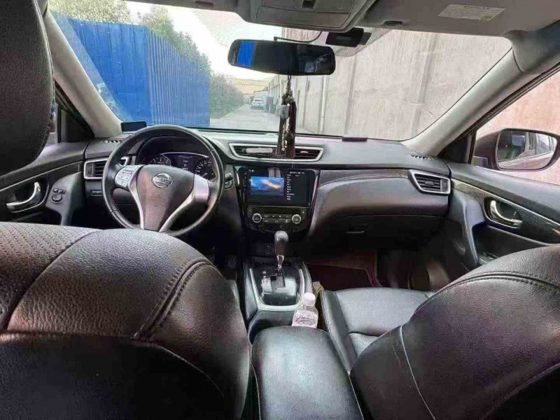 嘉兴14年日产奇骏5