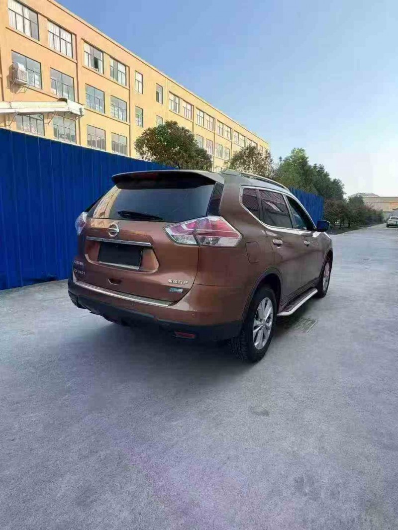 嘉兴14年日产奇骏6