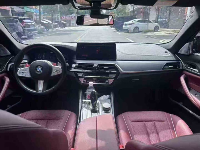 张家界23年宝马5系4