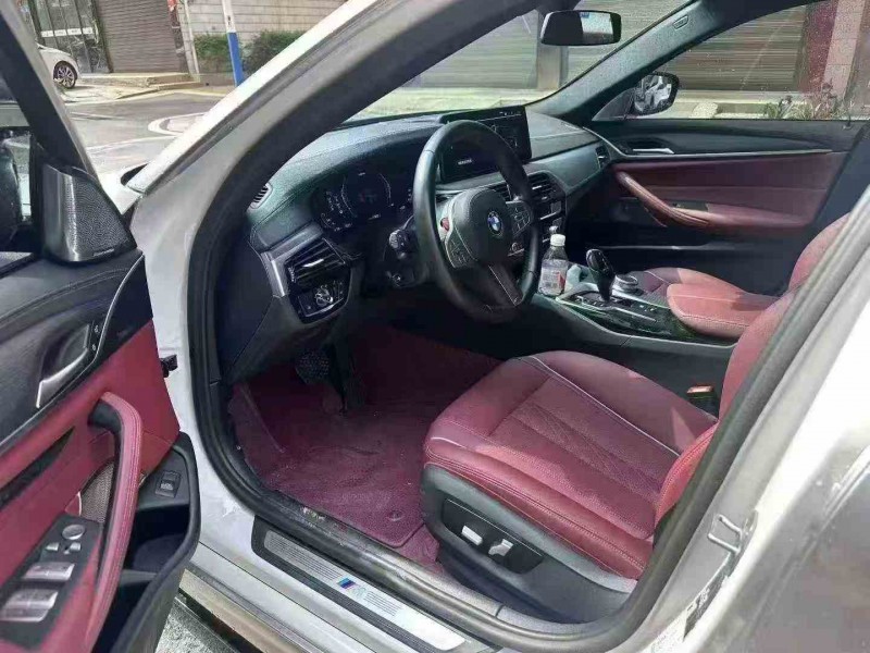 张家界23年宝马5系5