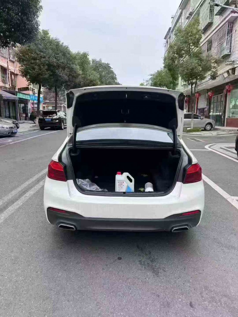 衡阳19年宝马5系9