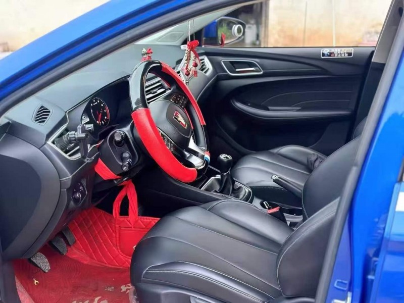 金华19年荣威i54