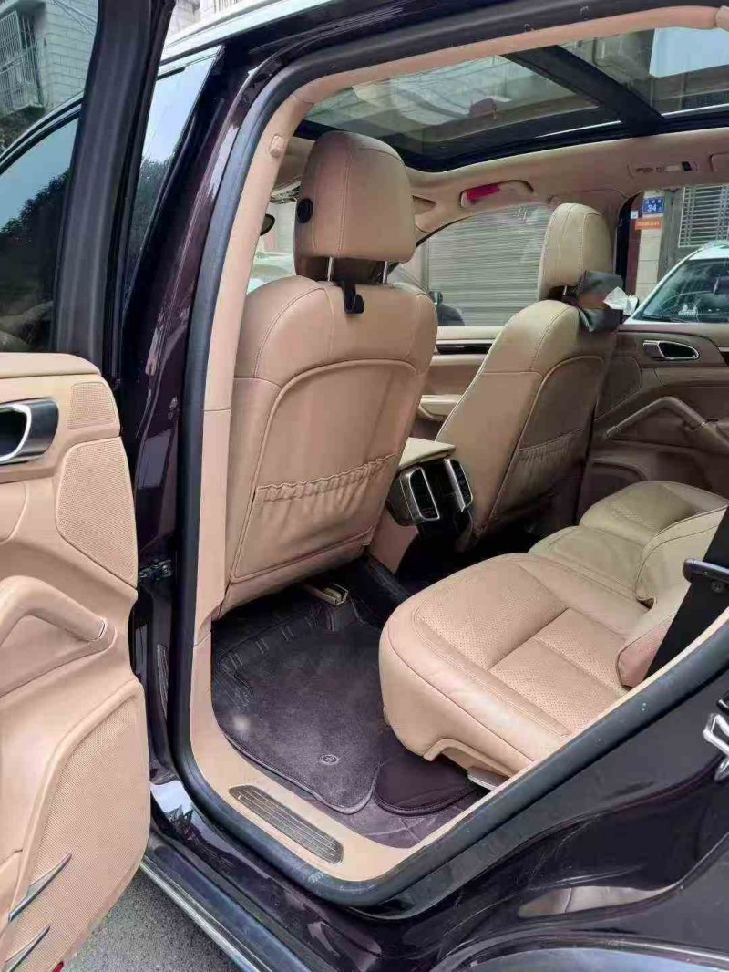 湘潭18年保时捷卡宴3