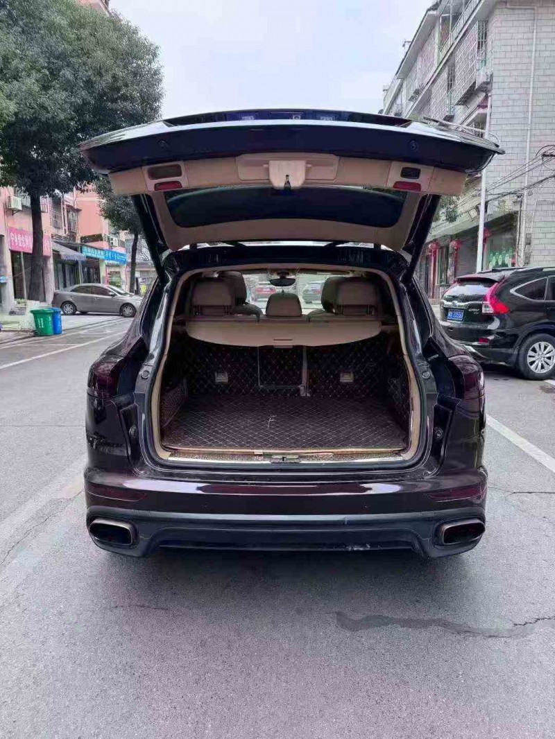 湘潭18年保时捷卡宴7