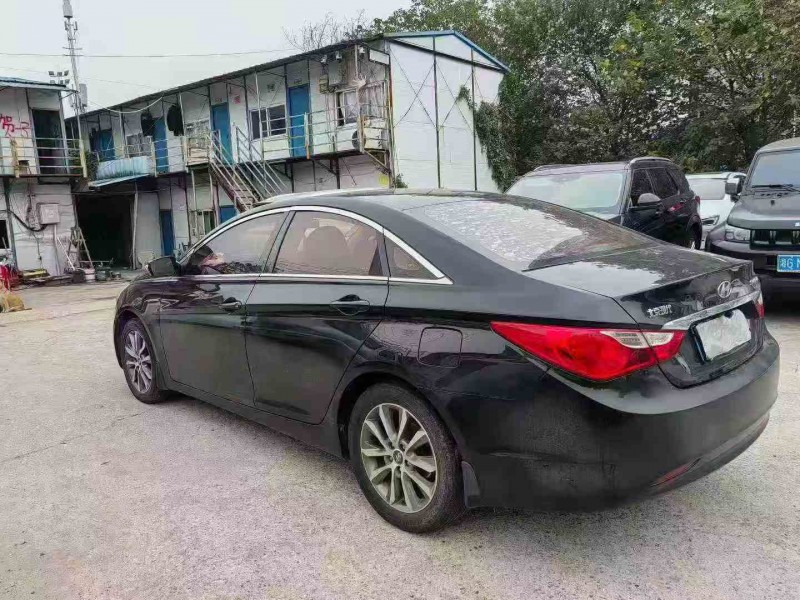 常德14年现代索纳塔8