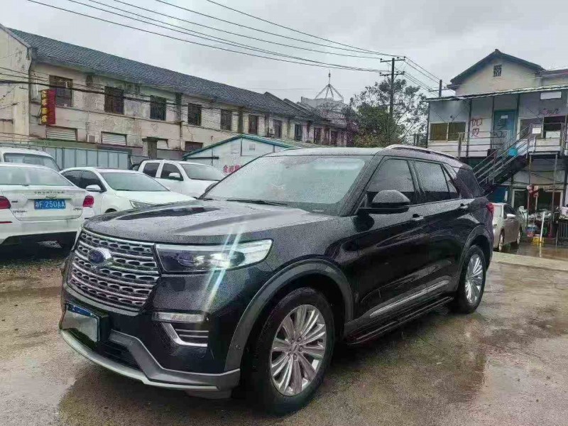 张家界22年福特探险者3