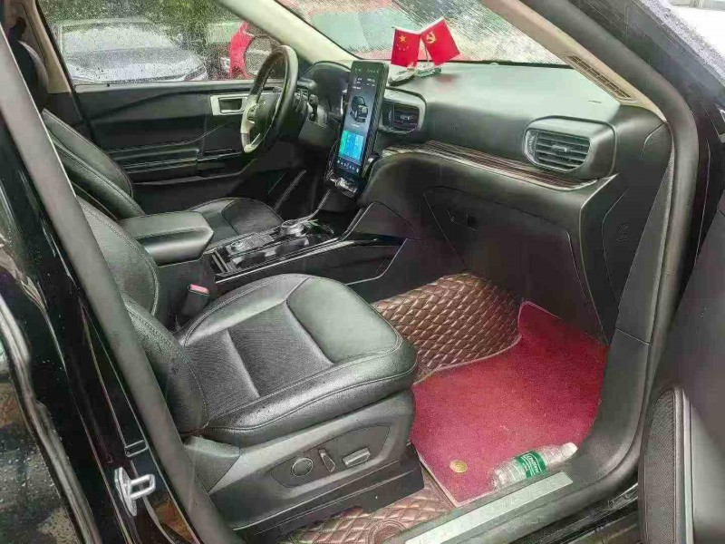 张家界22年福特探险者6