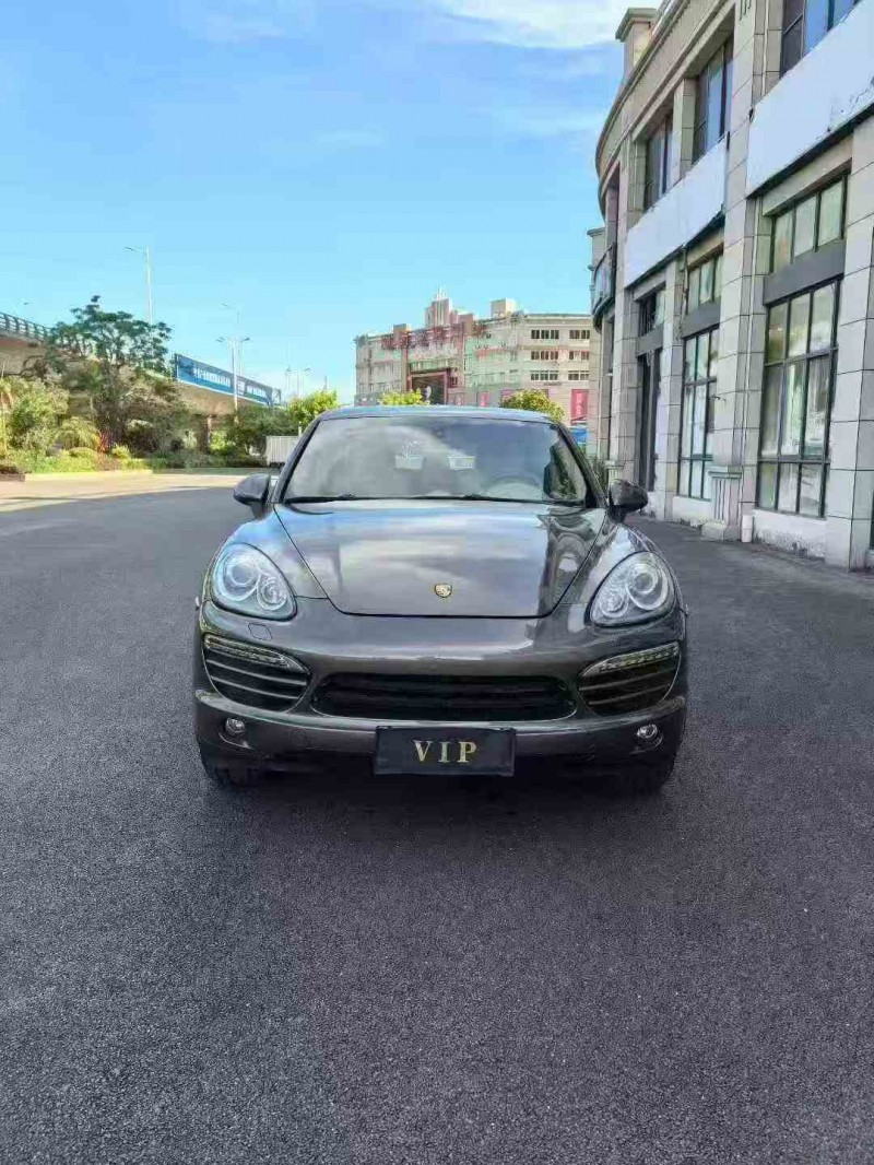 三明15年保时捷卡宴1