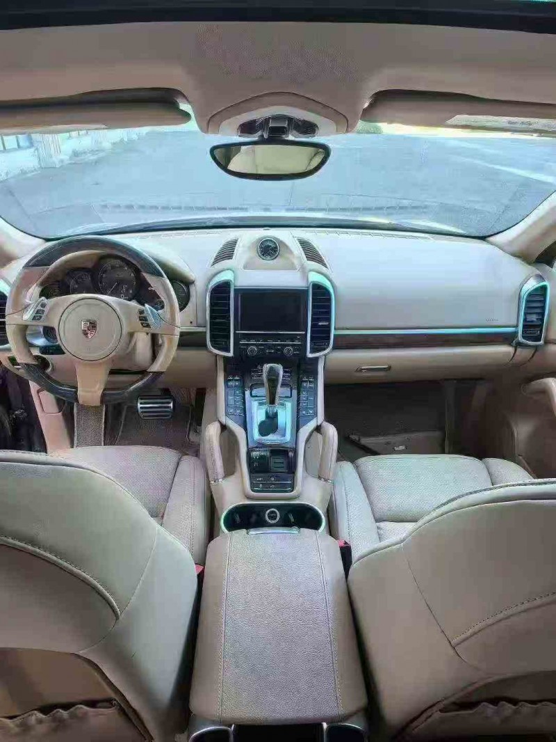 三明15年保时捷卡宴4