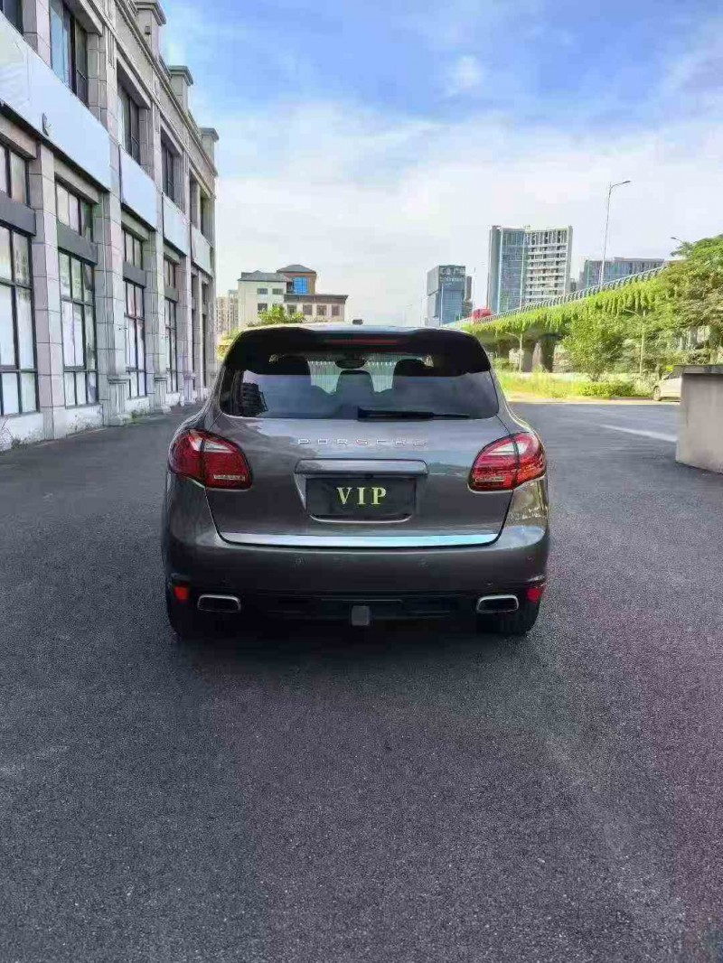 三明15年保时捷卡宴7